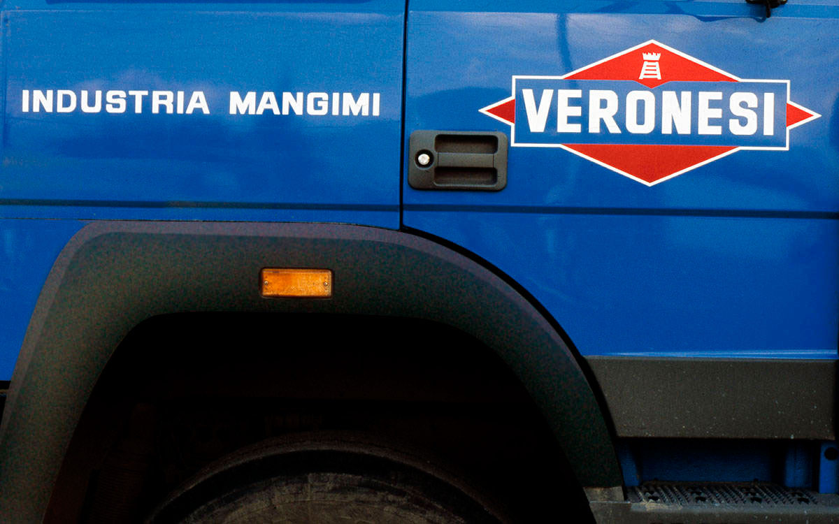 scritte adesive pretagliate camion Verona